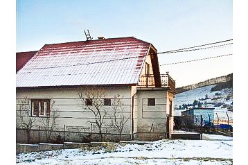 Slovaška Chata Ostrý Grúň, Eksterier